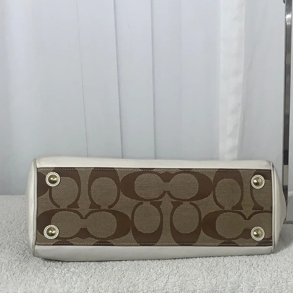 GUC Coach Hampton Madeline Signature Satchel L 14” x H 8” x D 5.5” - Picture 4 of 12